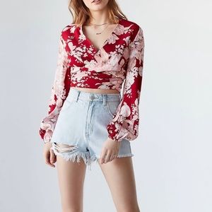Rolla’s x UO Delilah Cropped Wrap Top